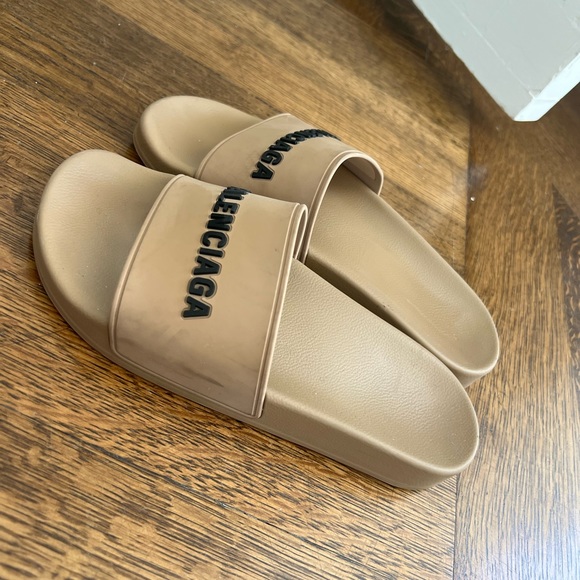 Genuine BALENCIAGA slides good condition!!! - Picture 2 of 6
